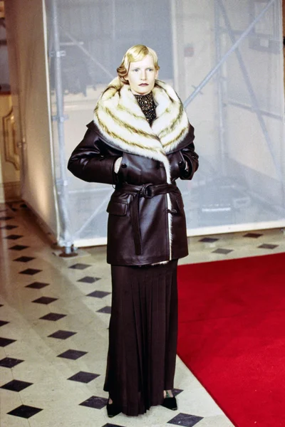 Look 16